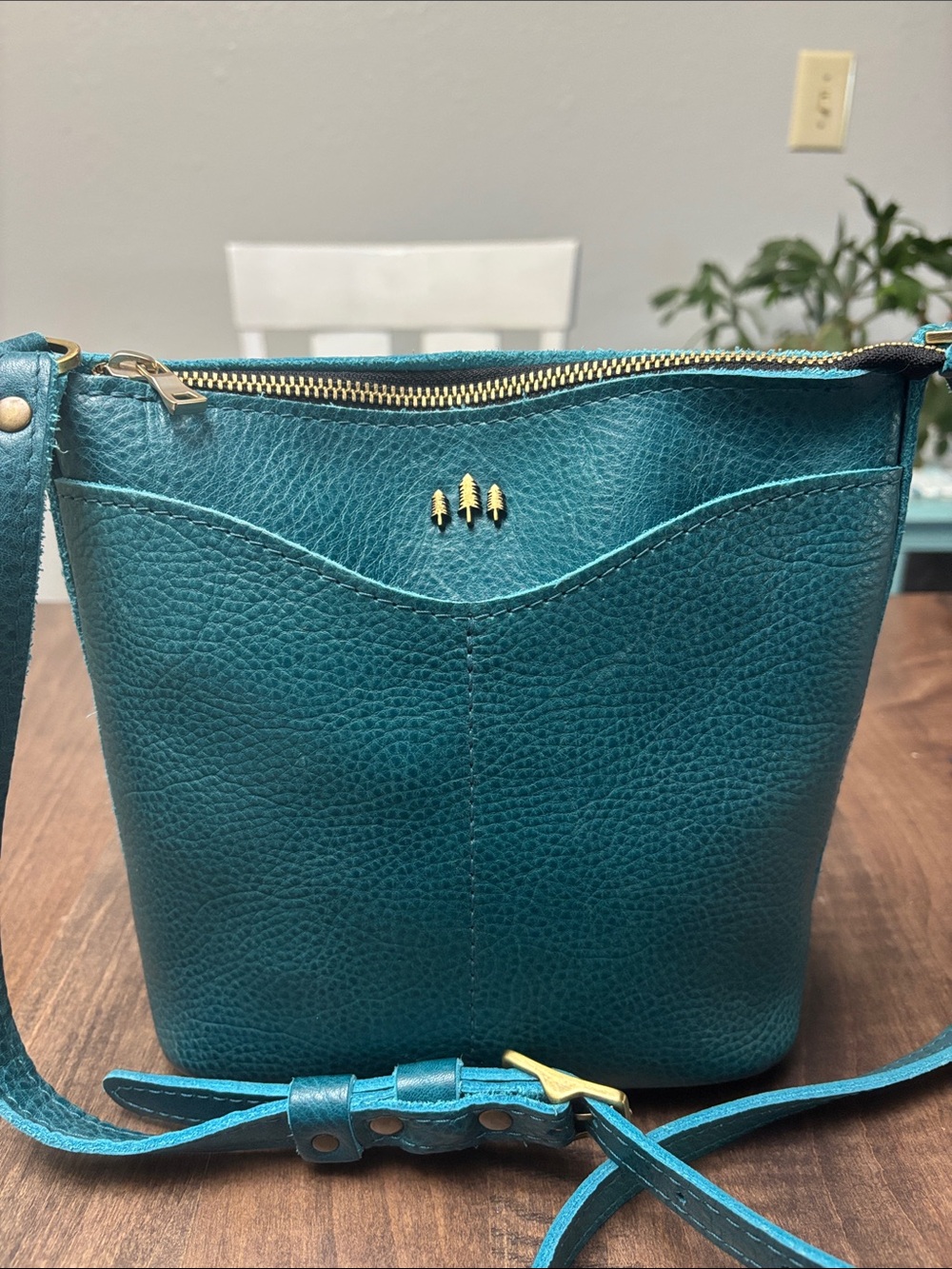 Portland Leather cypress crossbody in Aquarius.